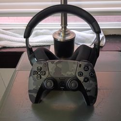 PS5 Controller And Wireless Turtle Beach Headset 