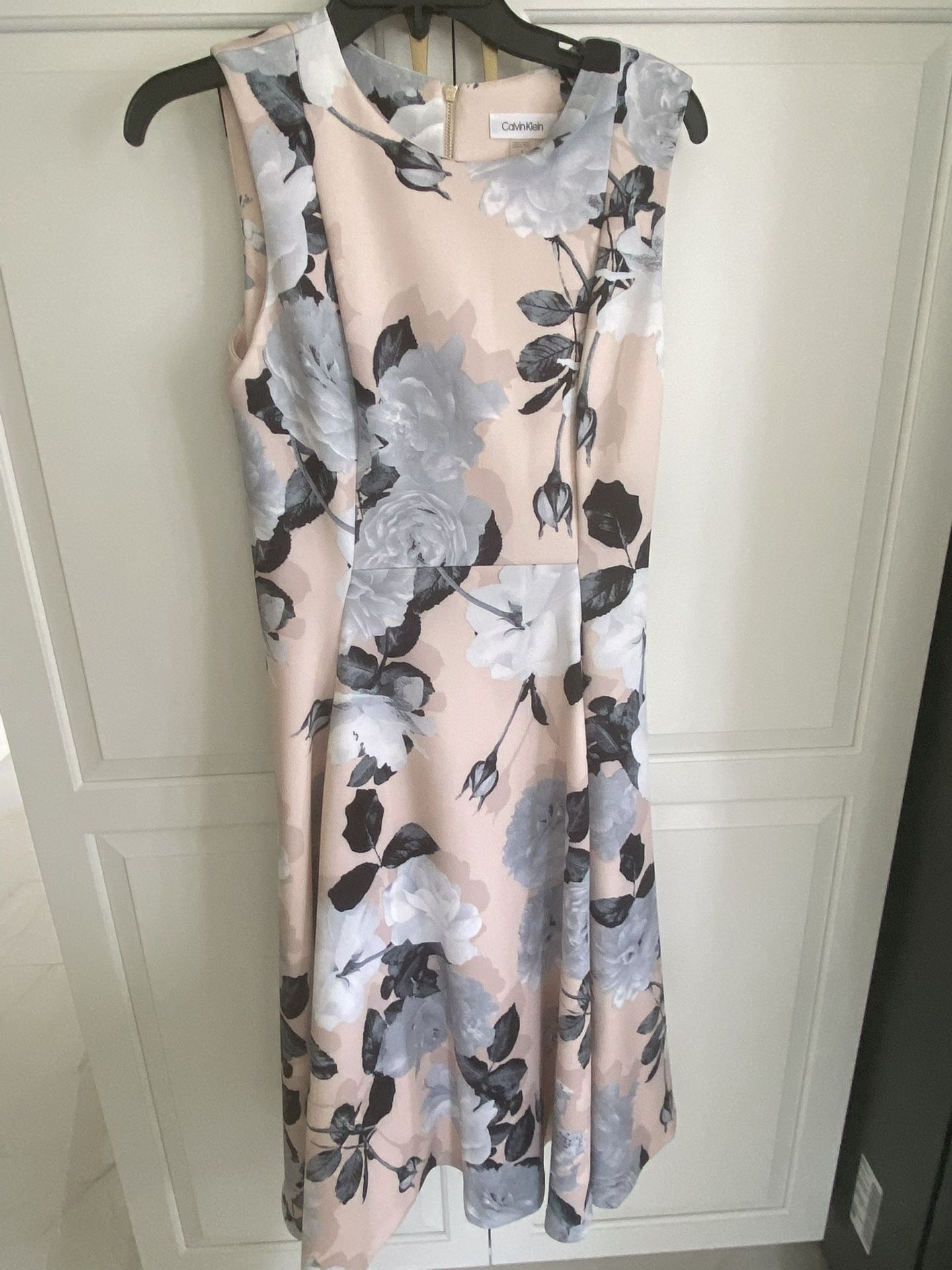 $20 Calvin Klein size 6