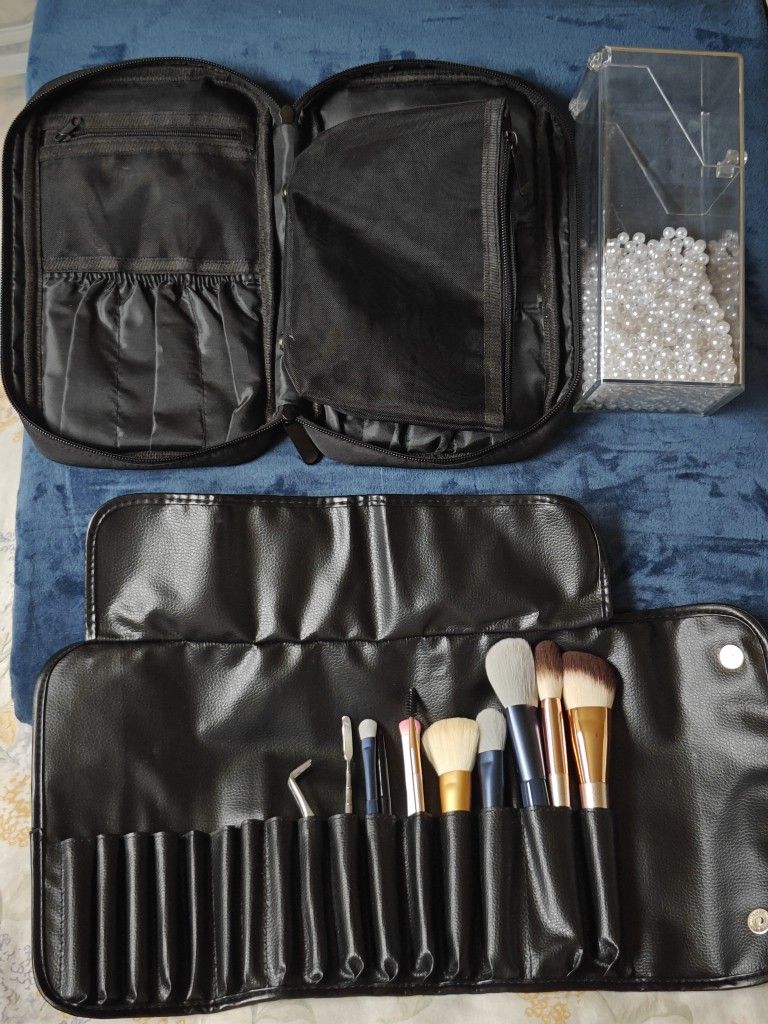 Moving sale! Makeup brush holder/Makeup brush storage