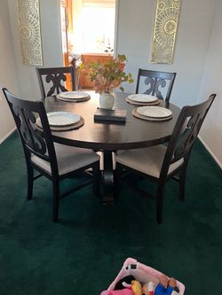 Dining room table