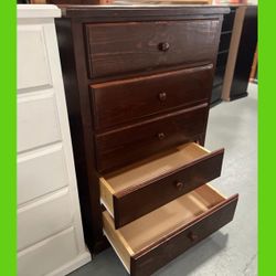 5 drawers dresser/ Five drawers dresser