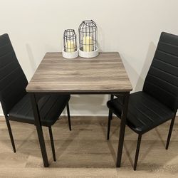 Table Set- New