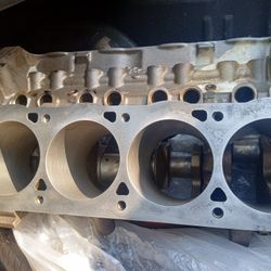Nos 95 Ford 302 Block And Crank. 