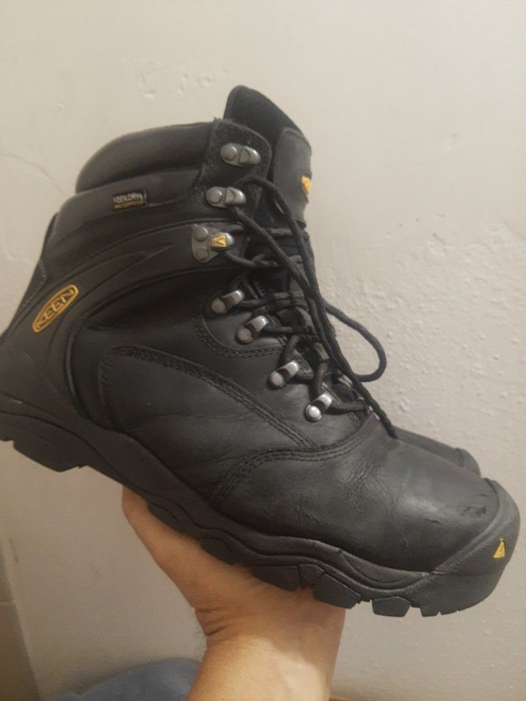 Keen man's Louisville steel toe work boots
Size 12  