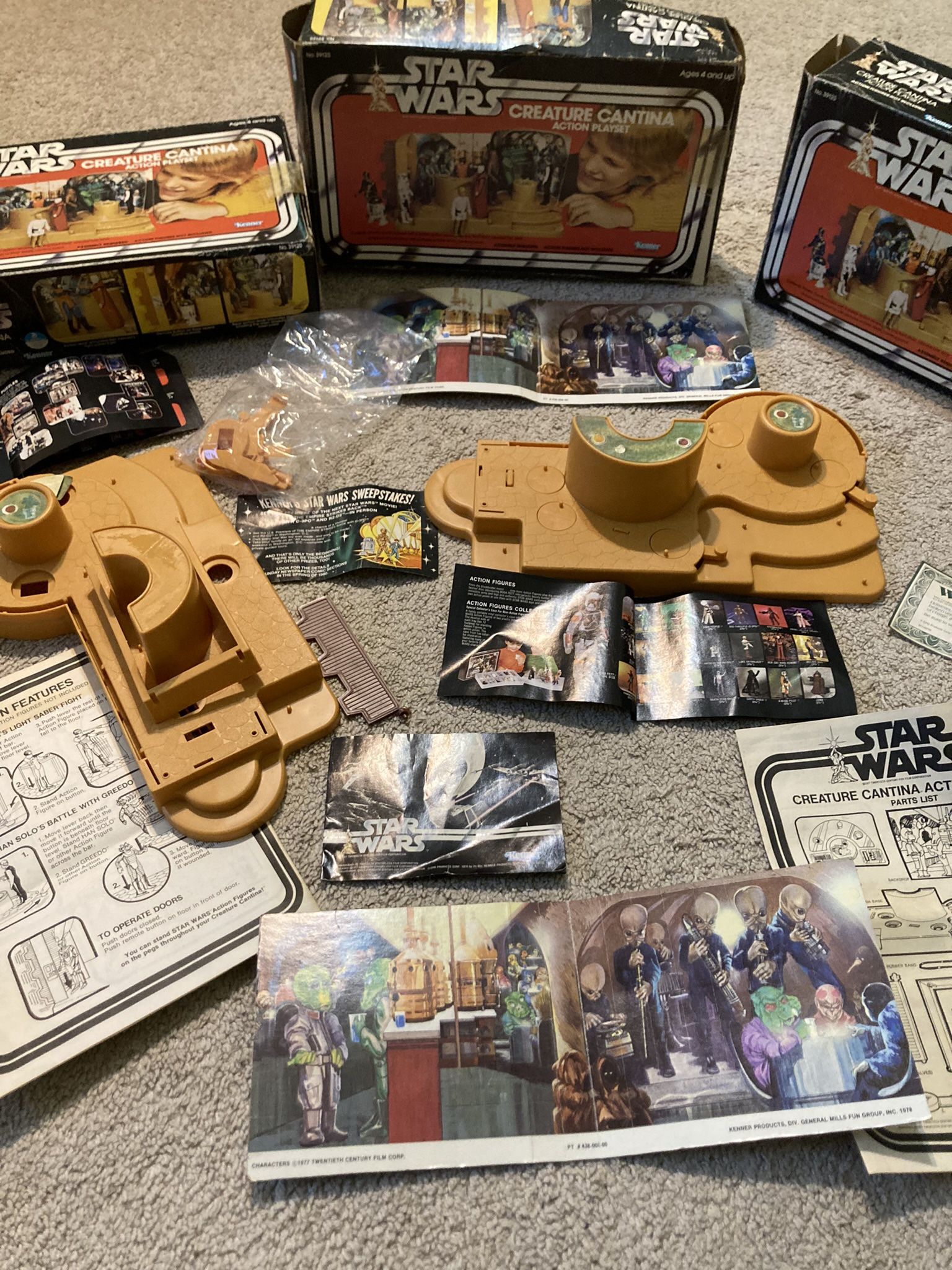 Vintage Star Wars Cantina Toy play sets by Kenner also has 3 cool original Star Wars catalogs.