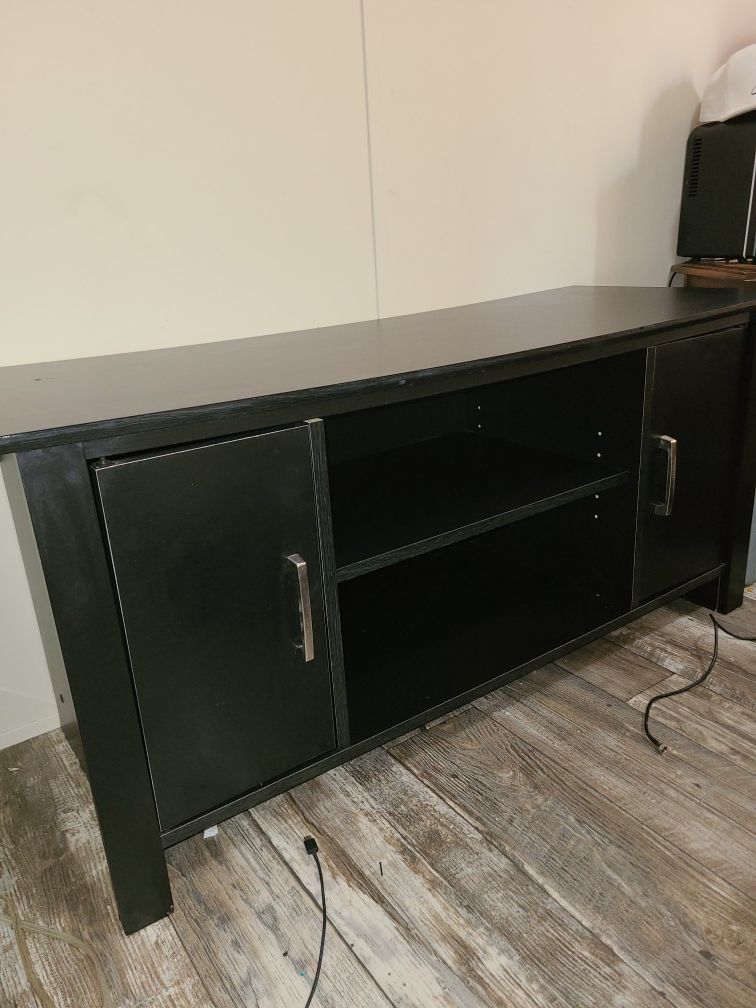 55" Black TV stand. Mink condition