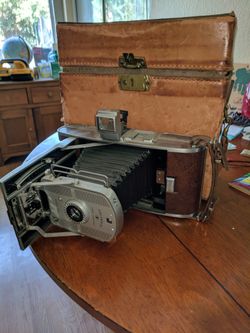 Vintage Polaroid camera. Excellent condition