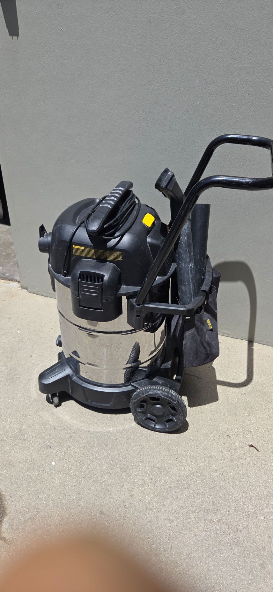 DeWalt vacuum