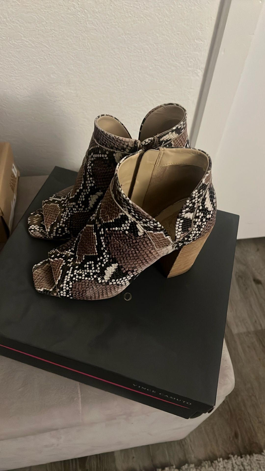 Vince Camuto