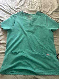 Women’s scrubs