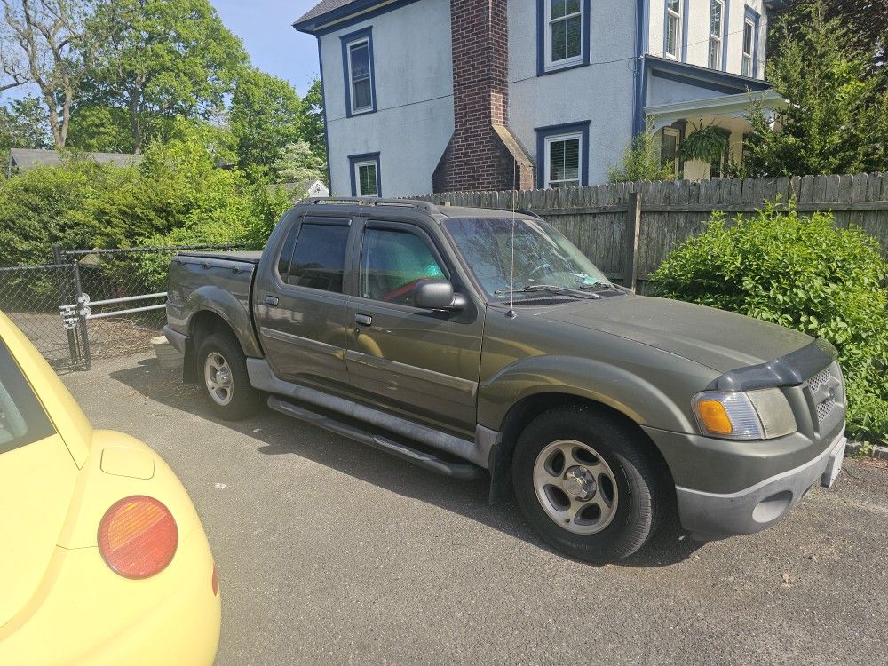 2004 Ford Explorer