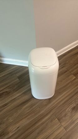 White Diaper pal for dirty pampers