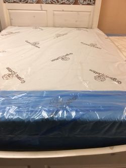 Blue gel memory foam mattress and box spring