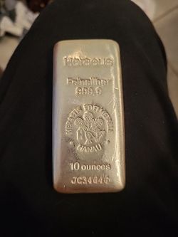 COLLECTABLE HERAEUS 10 OUNCE SILVER BAR