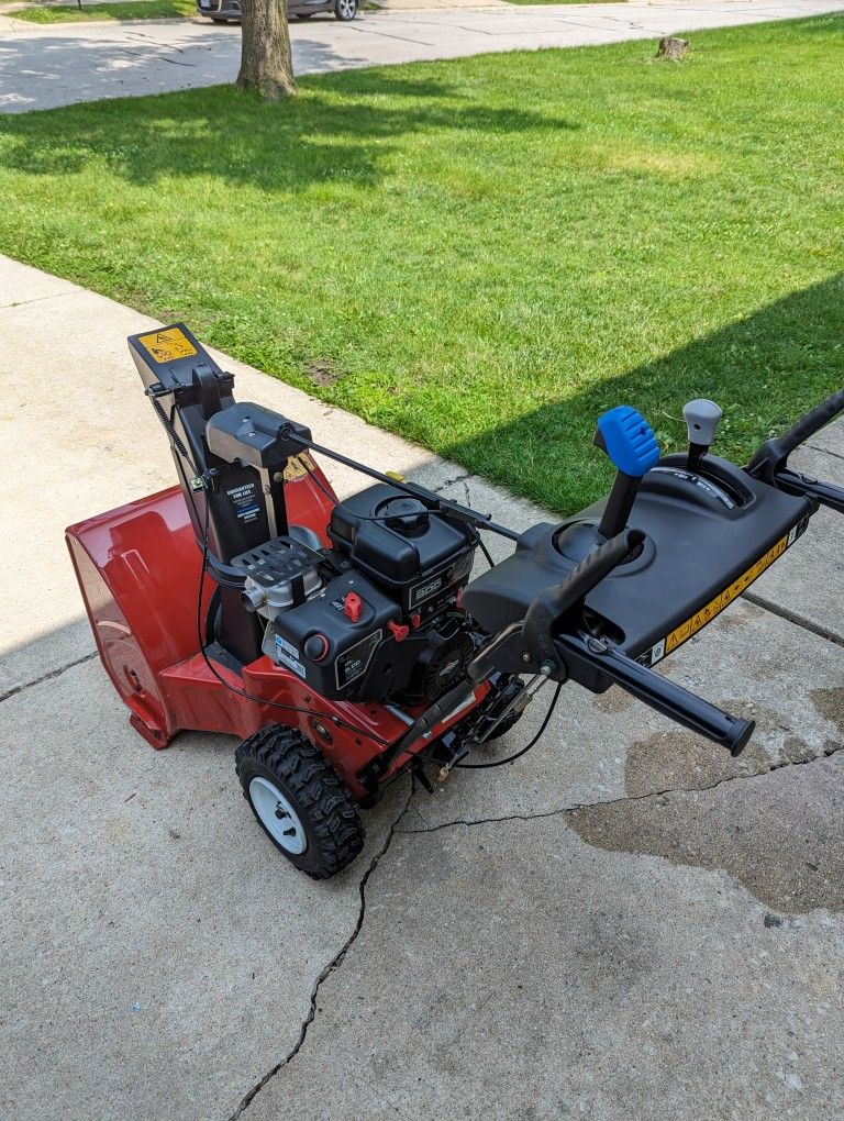 TORO Power Max 724 OE Snowblower