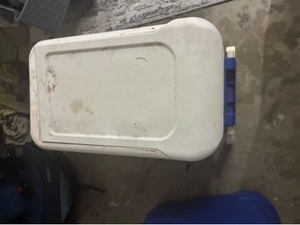 Ice chest need cleaned $4