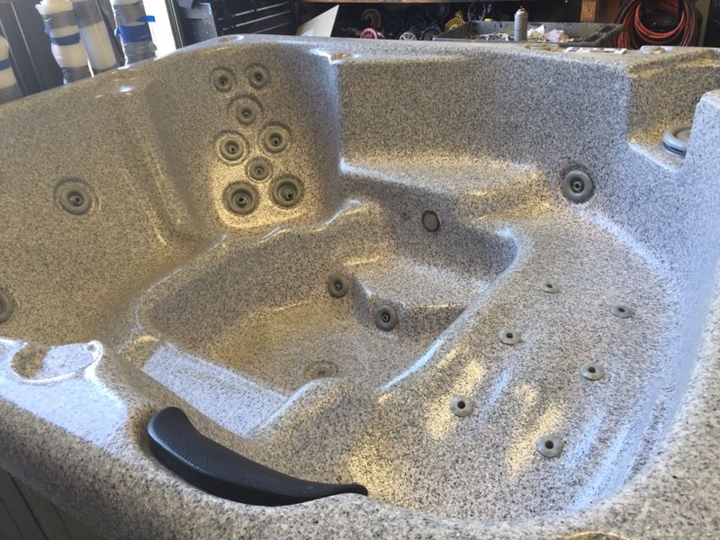 New hot tub spa 77x88 warranty, can deliver