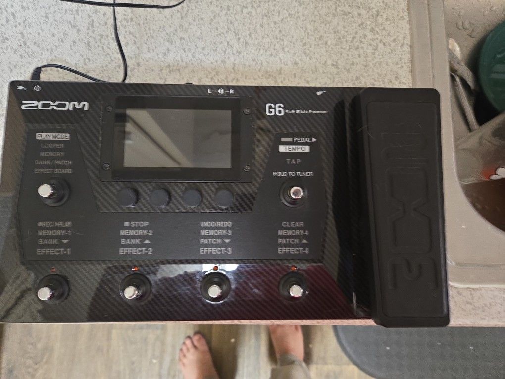 zoom g6 multi effects guitar processor 