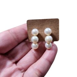 Vintage Tarnished 925 Sterling Silver Cluster Pearl Earrings .75"