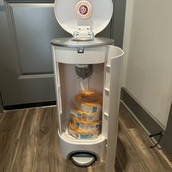 Munchkin STEP Diaper Pail With Refills