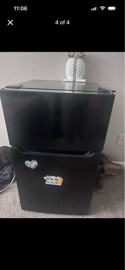 Black Mini Fridge with Freezer