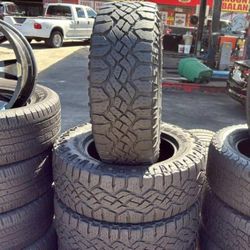 275 65 18 GoodYear Wrangler Set of 4 in Excellent Condition