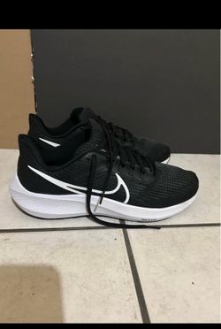 Nike Air Zoom Running Shoes Black White Athletic Sneakers Lightweight Comfort Trainers