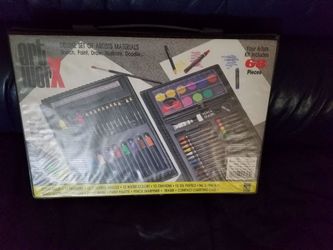 Deluxe set of artists materials