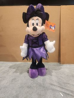 Minnie Vampire Halloween door greeter