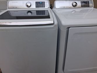 Samsung washer and dryer set like new condition works great asking 340 or best offer can deliver and install for small fee