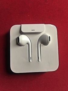 Brand new Apple OEM headset for iPhone 7 & 8