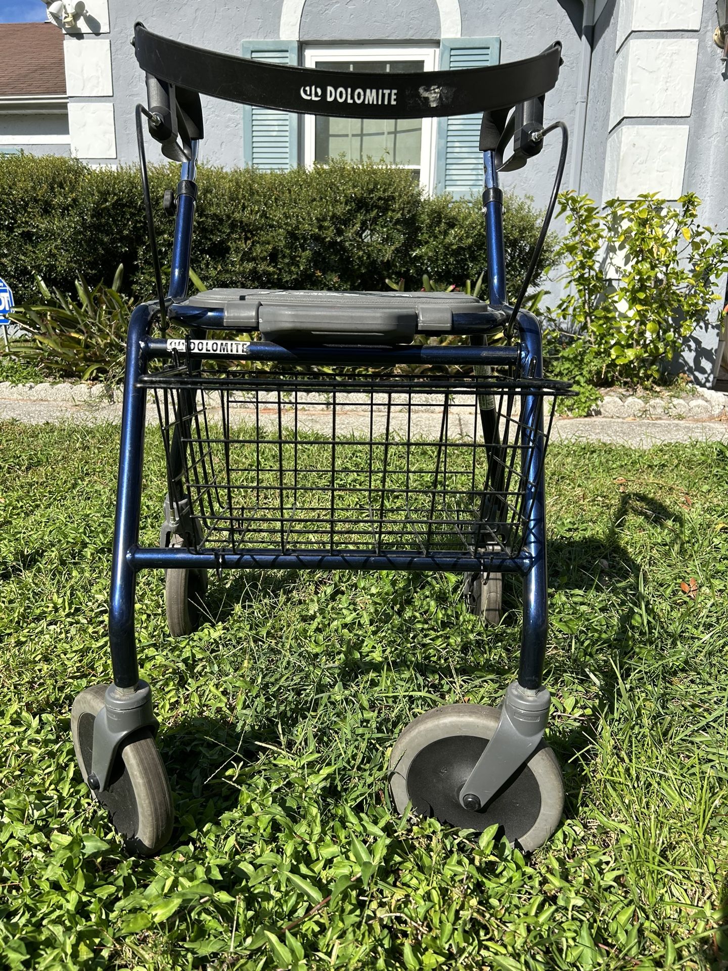 Wheeled Walker with Seat And Basket