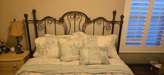 Queen Bedroom Set