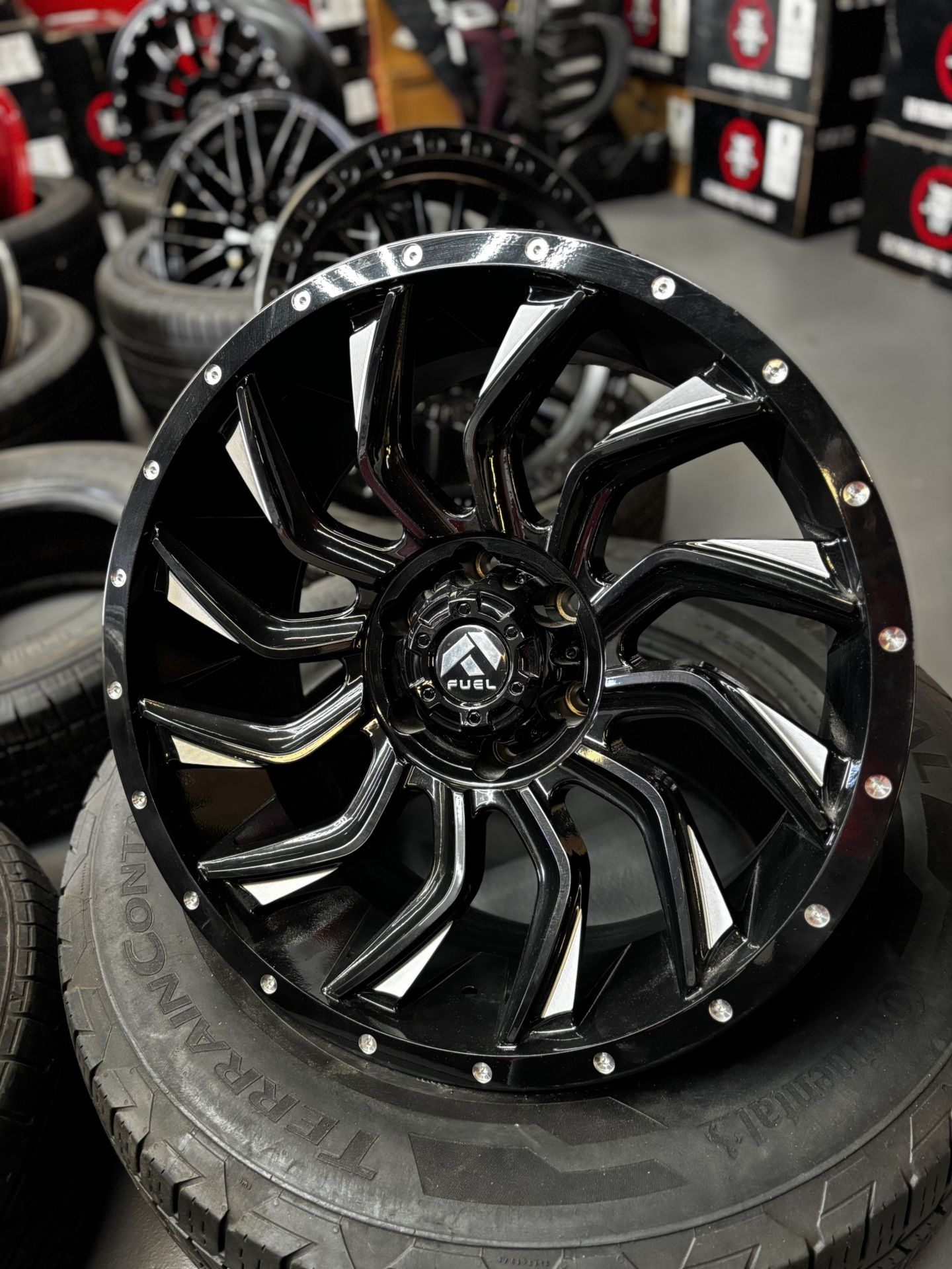 Set 4 rims Fuel 20x9 6x139