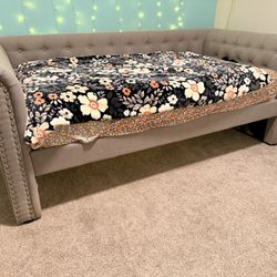 Day Bed with Trundle
