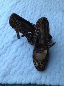 Leopard heels size 9
