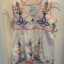 Girls Embroidered Dress Approximate Size 4