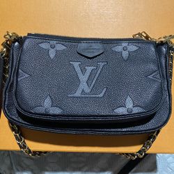 Authentic LV Black Multi Pochette Accessories Bag for Sale in