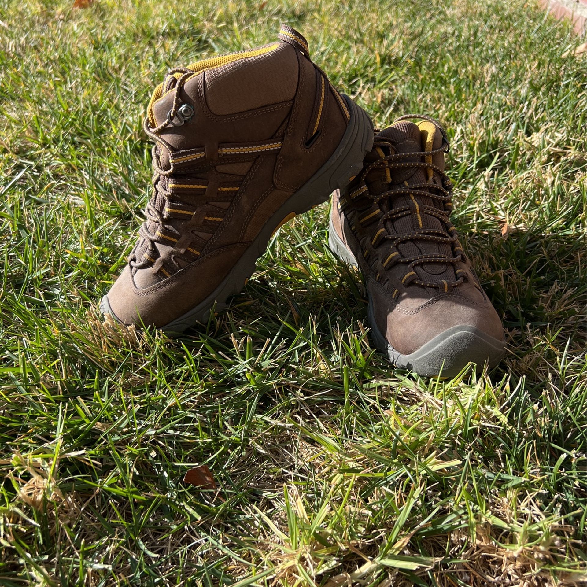 Big Kid, Keen Waterproof Boots- NEVER WORN