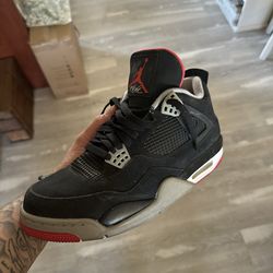 Bred 4s (2012) size 10.5