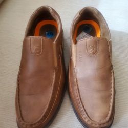 Nice Like New Men's Brown Faux Leather Slip On Dress Shoes Comfy Size 101/2 Made By Solo 