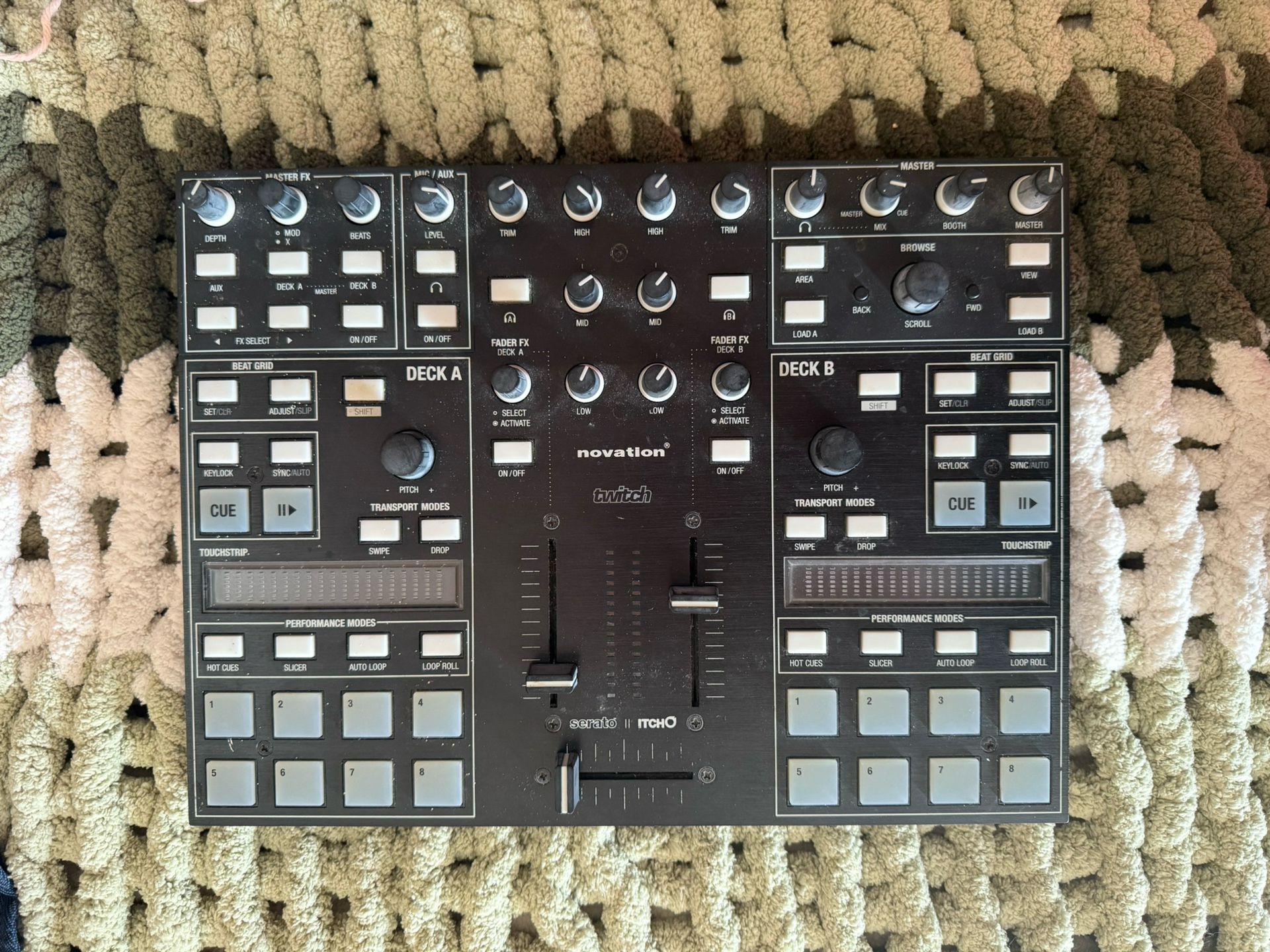 Novation Twitch DJ Controller – Missing Cords