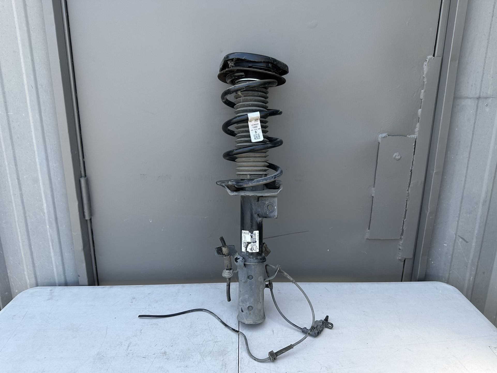 2020-2024 Ford Escape Front Right Strut Shock