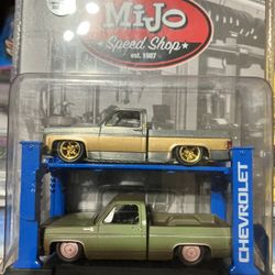M2 Chevrolet Silverado Chase