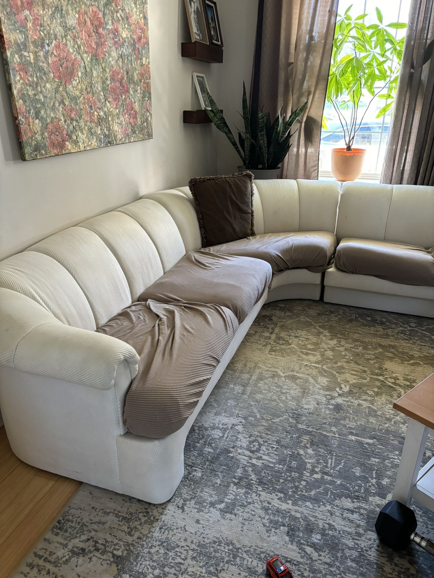Carson’s Sectional White Couch 