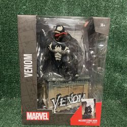 McFarlane Toys Marvel Venom Includes Comic Book Issue #5 New. Fast Shipping!