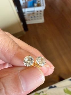 14k yellow gold 5mm Solitaire  cubic  not diamond earrings