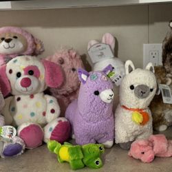 Lot 60/65 Play doh toys, Play Rigth, Disney baby, Disney Junior etc and stuffed animals