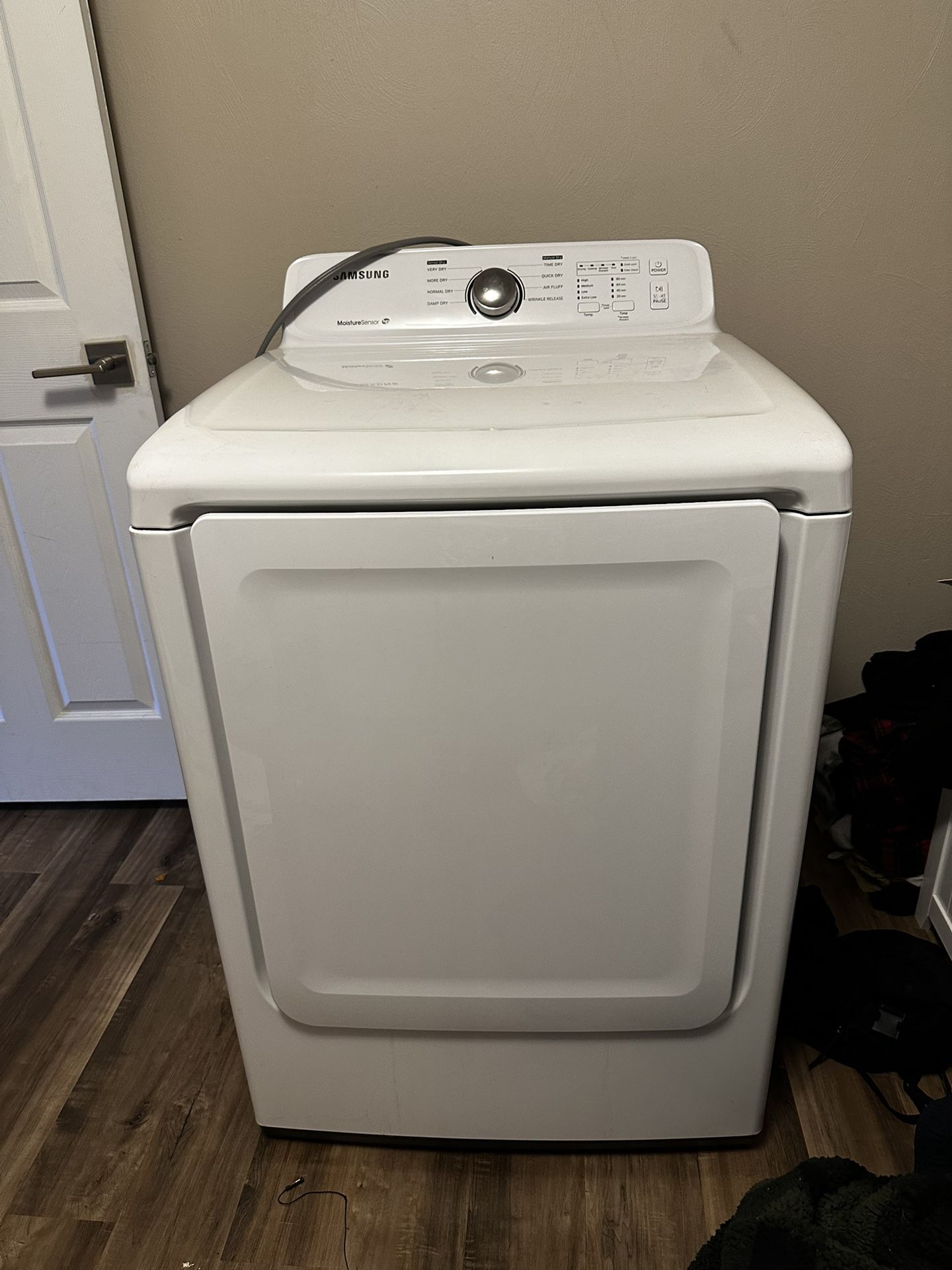 Electric Dryer with Moisture Sensor