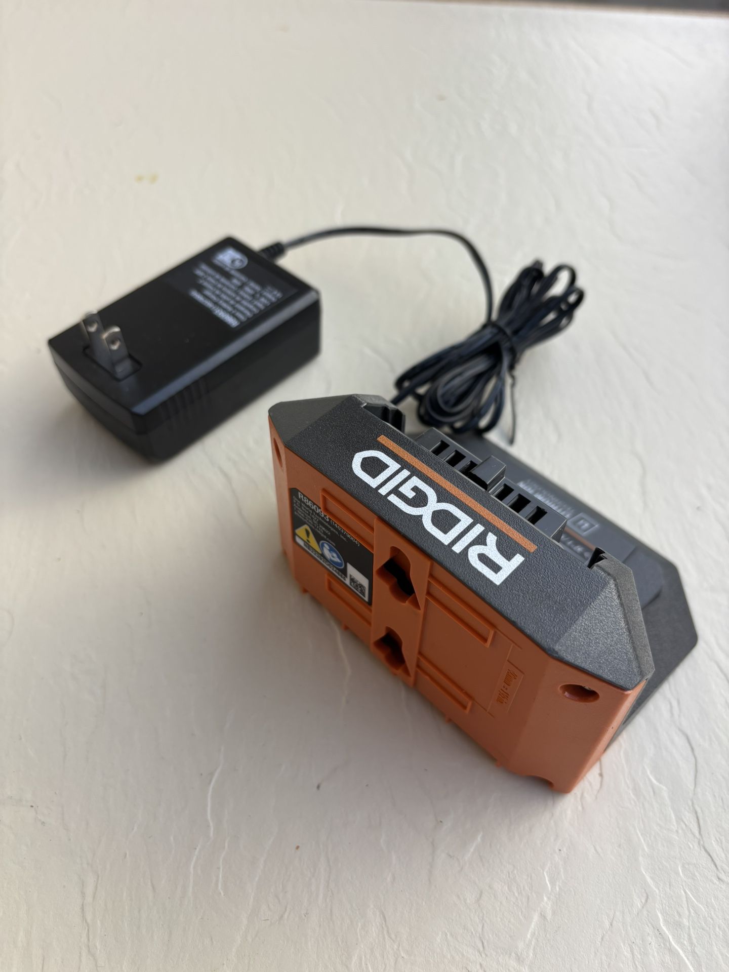 18” Volt Ridgid Charger Almost New